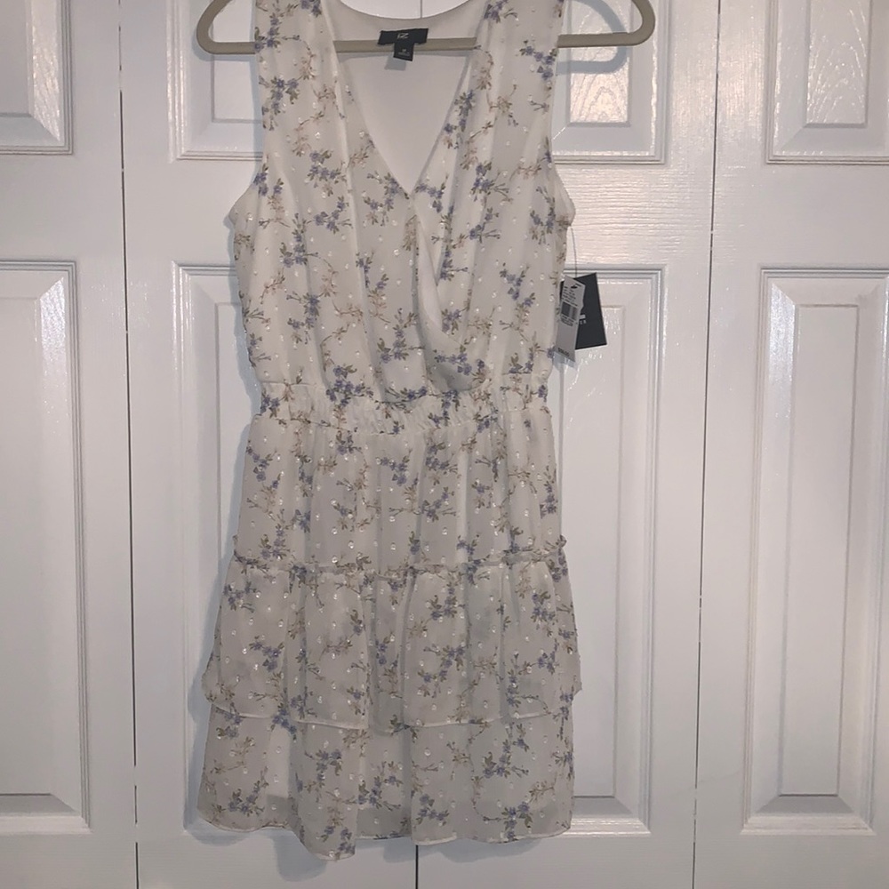NWT IZ Byer Dress Size Medium